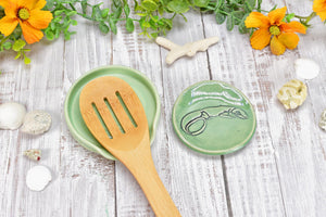 Lizard Ceramic Small Coffee Spoon Rest, Handmade Jewelry Trinket Dish, Hand Painted Stoneware Pottery Gift, Gecko Pastel Mint Celadon Green