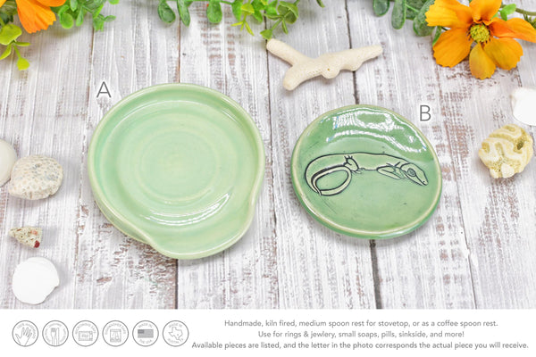 Lizard Ceramic Small Coffee Spoon Rest, Handmade Jewelry Trinket Dish, Hand Painted Stoneware Pottery Gift, Gecko Pastel Mint Celadon Green