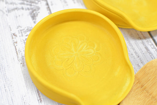Sunflower Ceramic Spoon Rest, Yellow Stoneware Handmade Pottery for Stovetop, Floral Flower Yellow Dish