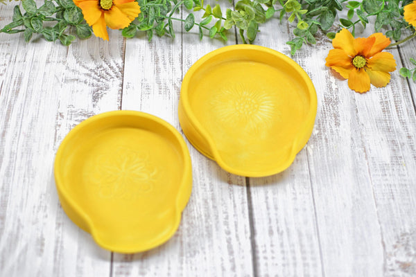 Sunflower Ceramic Spoon Rest, Yellow Stoneware Handmade Pottery for Stovetop, Floral Flower Yellow Dish