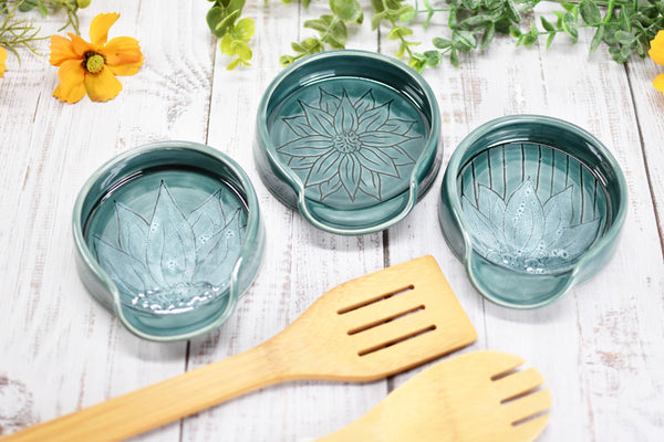 Ceramic Spoon Rest, Hand Carved Sunflower, Sgraffito Stoneware Handmade Pottery for Stovetop, Floral Daisy Flower Green Celadon Dish